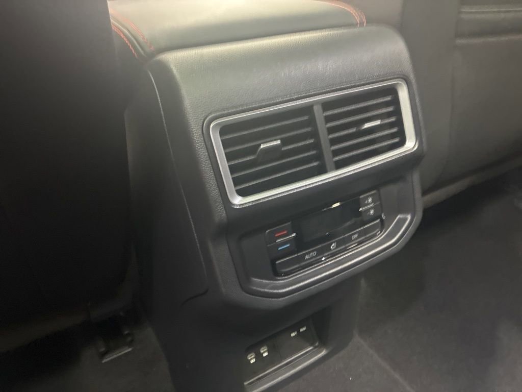 Used 2025 Volkswagen Atlas Peak Edition SE image 20
