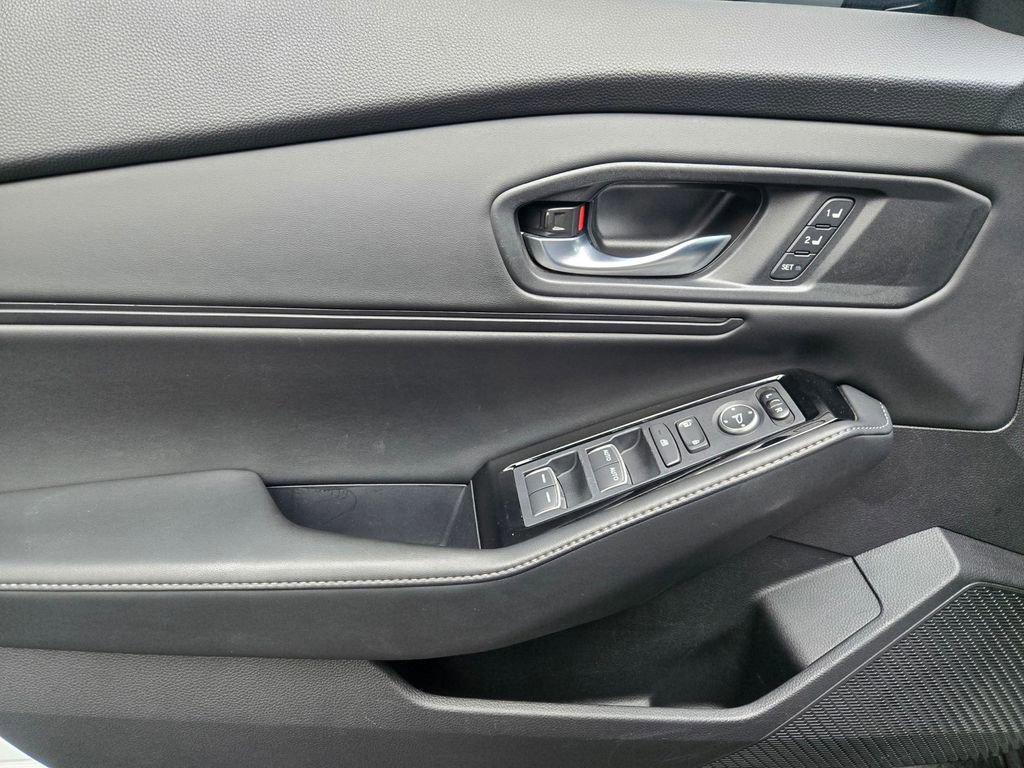 Used 2023 Honda Accord Touring image 17
