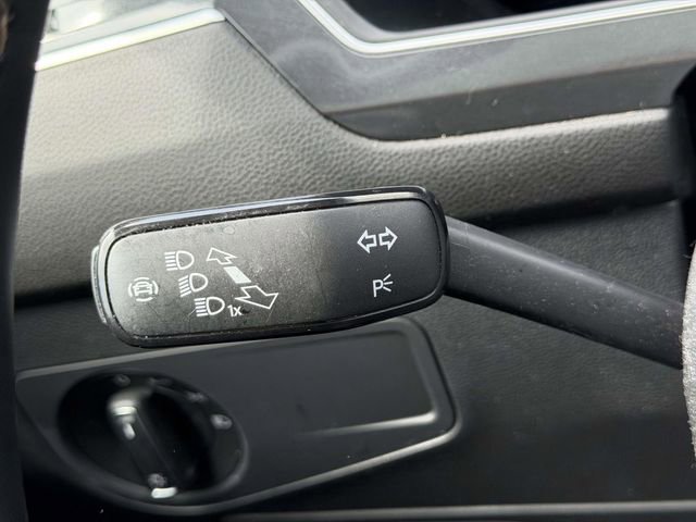 Used 2022 Volkswagen Tiguan SE w/ Panoramic Sunroof Package AWD/4WD image 22