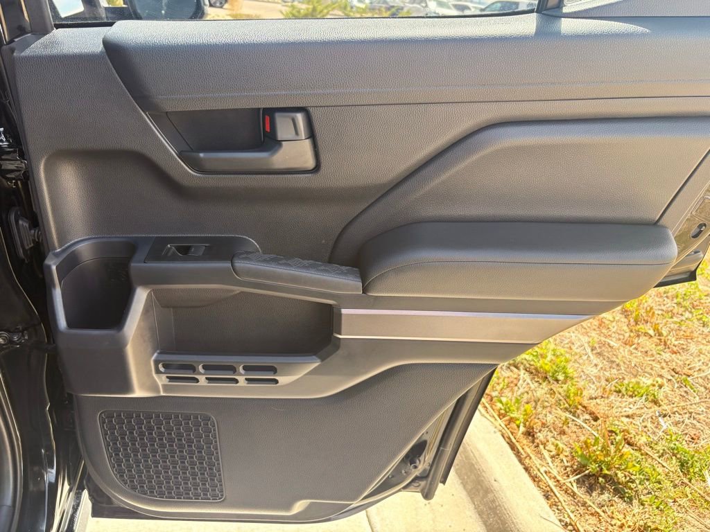 Used 2025 Toyota 4Runner SR5 AWD/4WD image 32