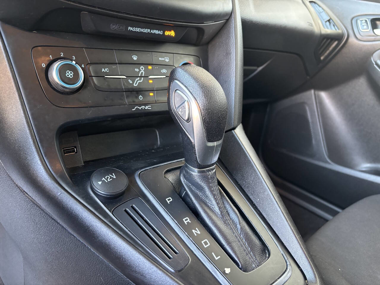 Used 2018 Ford Focus SE image 31