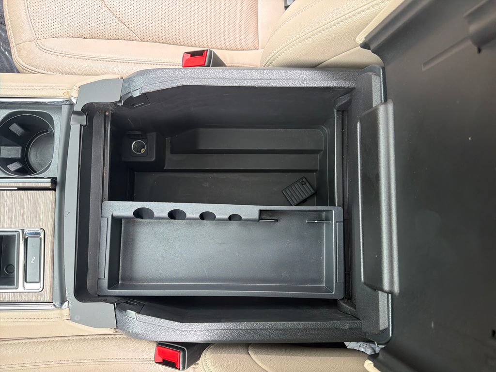 Used 2024 Ford Expedition Limited RWD image 29