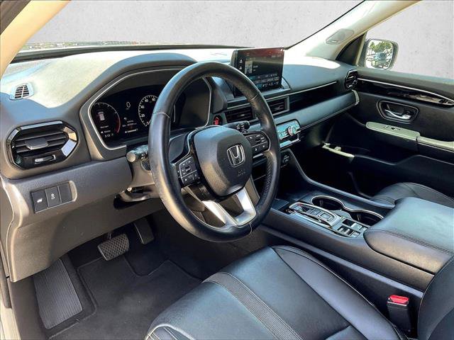Used 2023 Honda Pilot Touring image 13