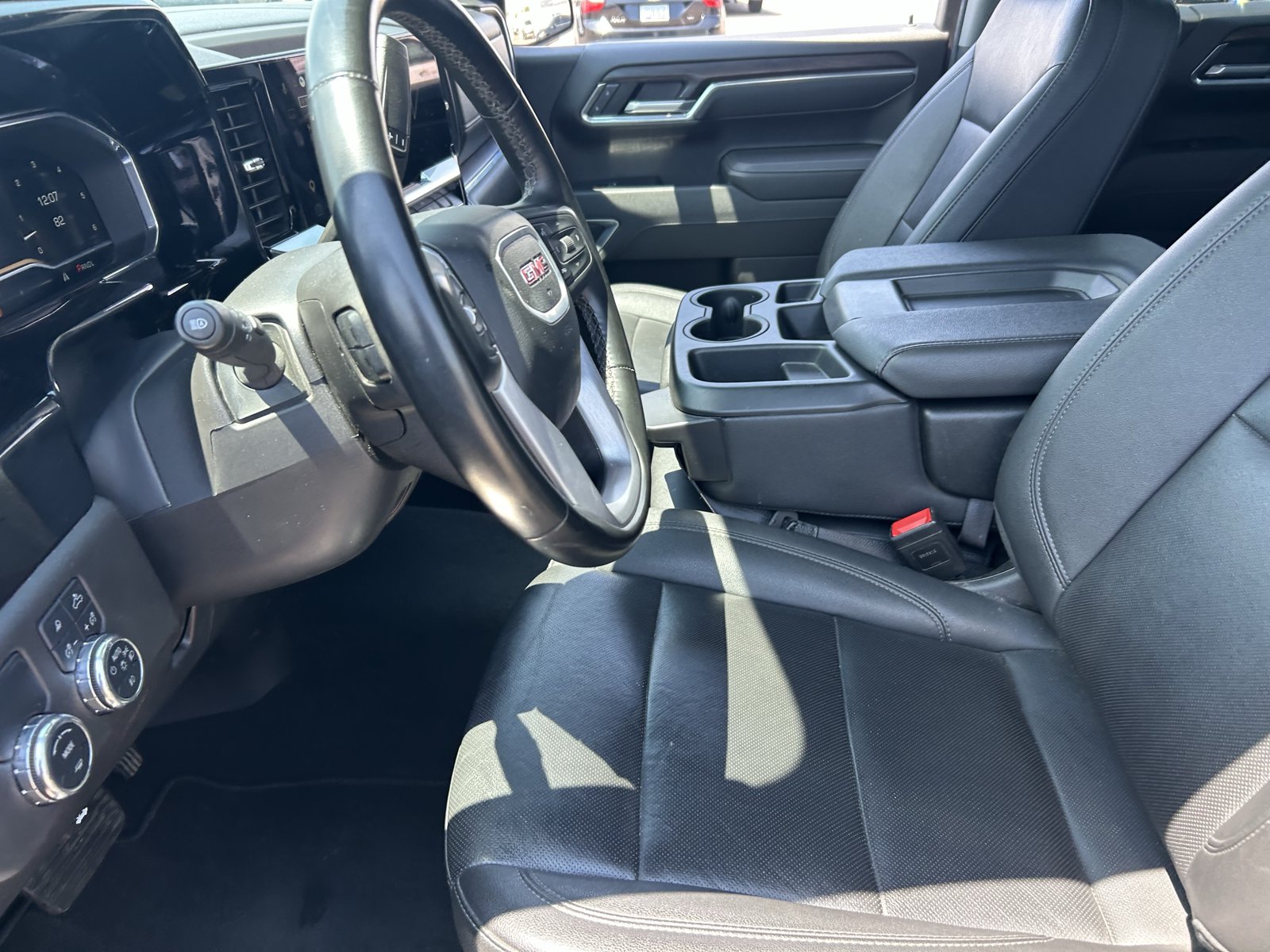 Used 2025 GMC Sierra 1500 SLT RWD image 14
