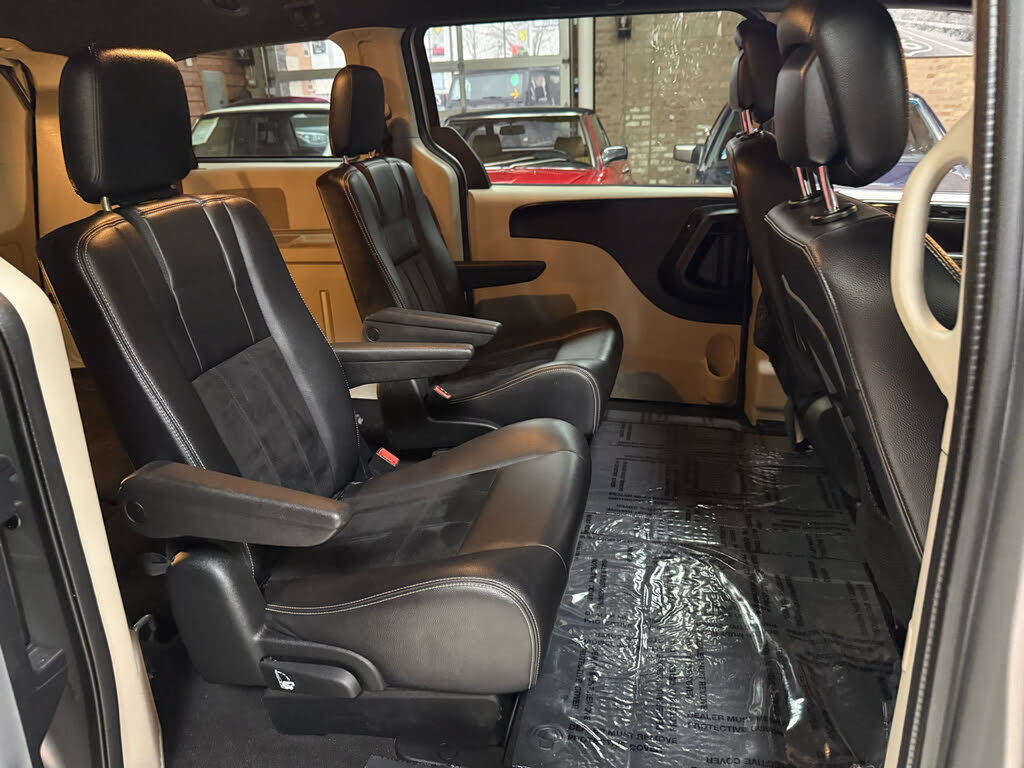 Used 2018 Dodge Grand Caravan SXT FWD image 26