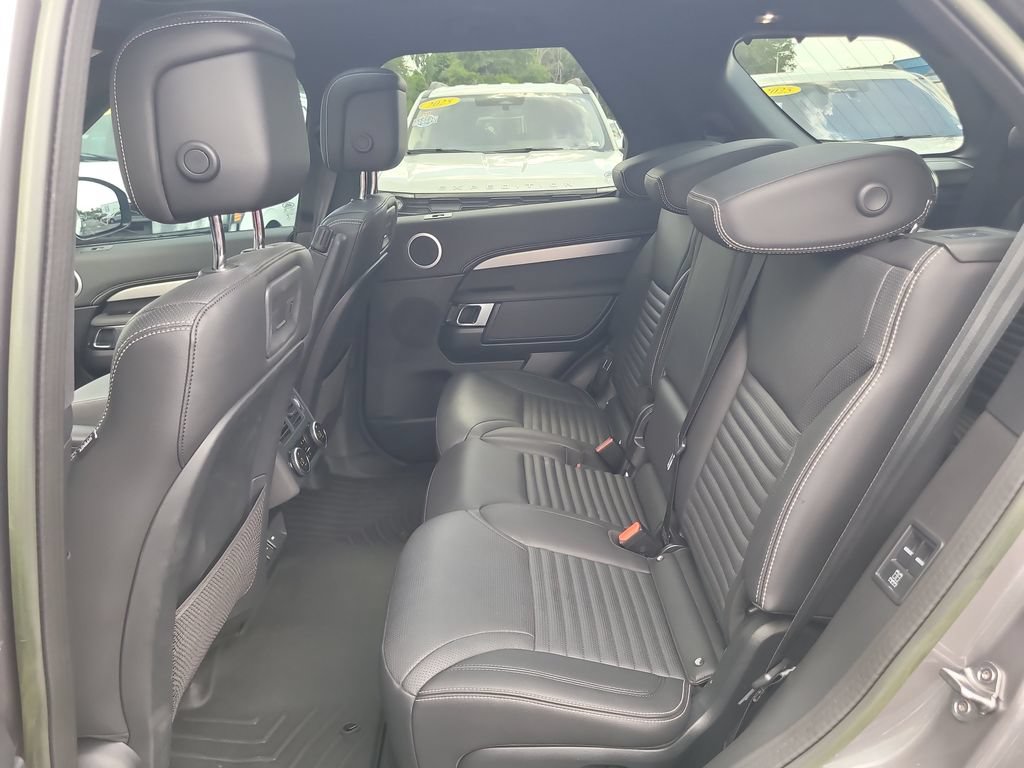 Used 2023 Land Rover Discovery S R-Dynamic AWD/4WD image 13