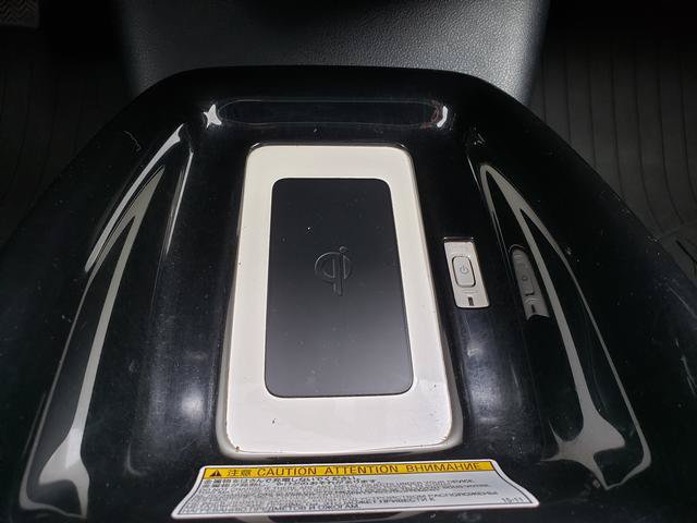 Used 2016 Toyota Prius Three FWD image 19