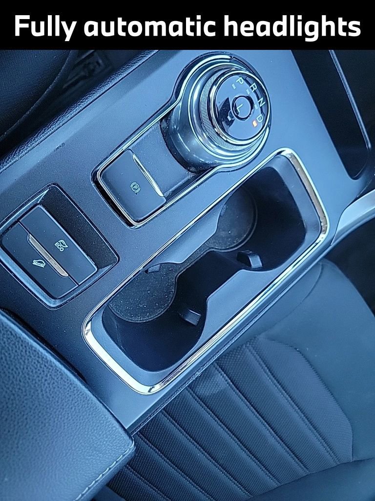 Used 2020 Ford Fusion SE image 16