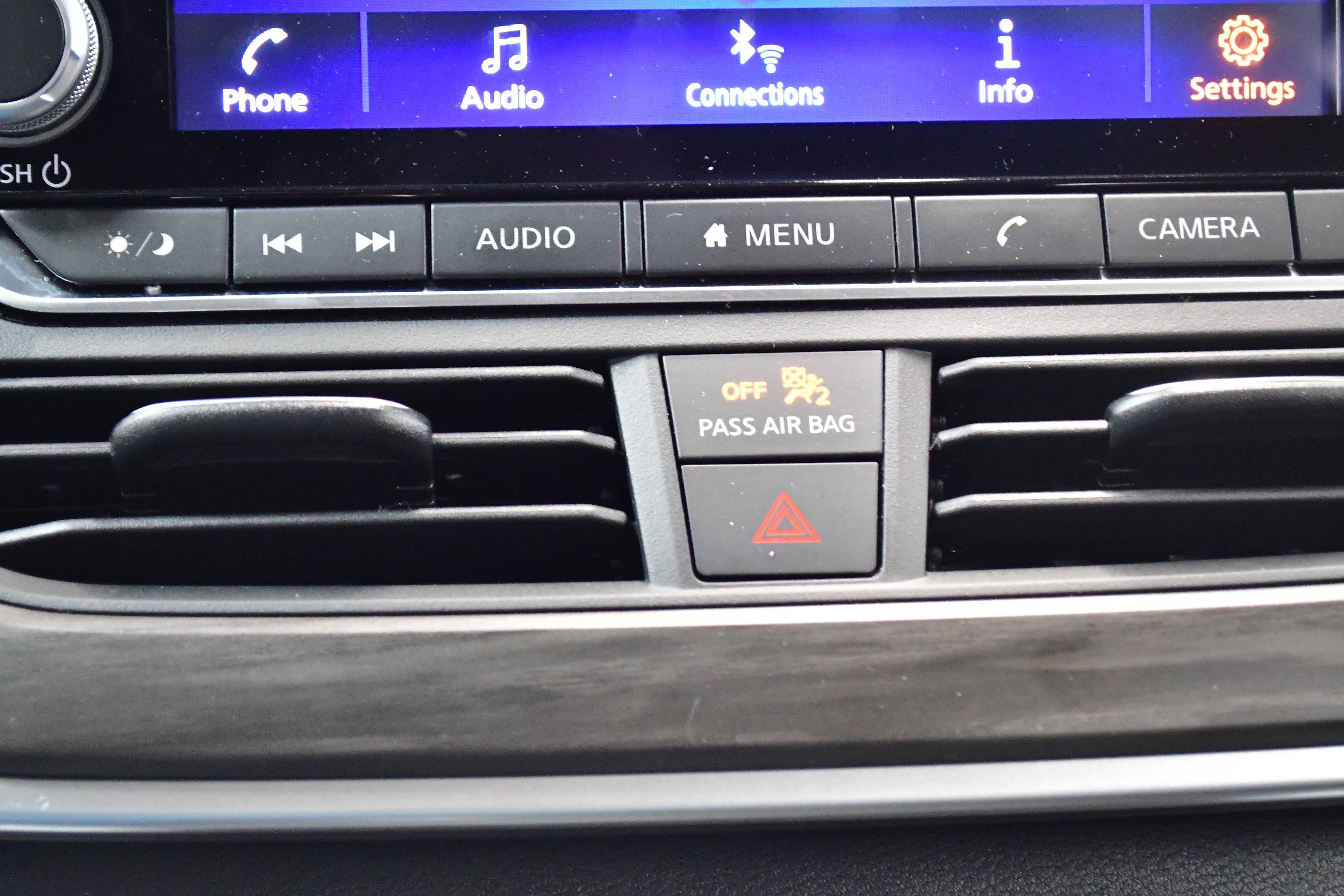 Used 2025 Nissan Altima 2.5 SV FWD image 25