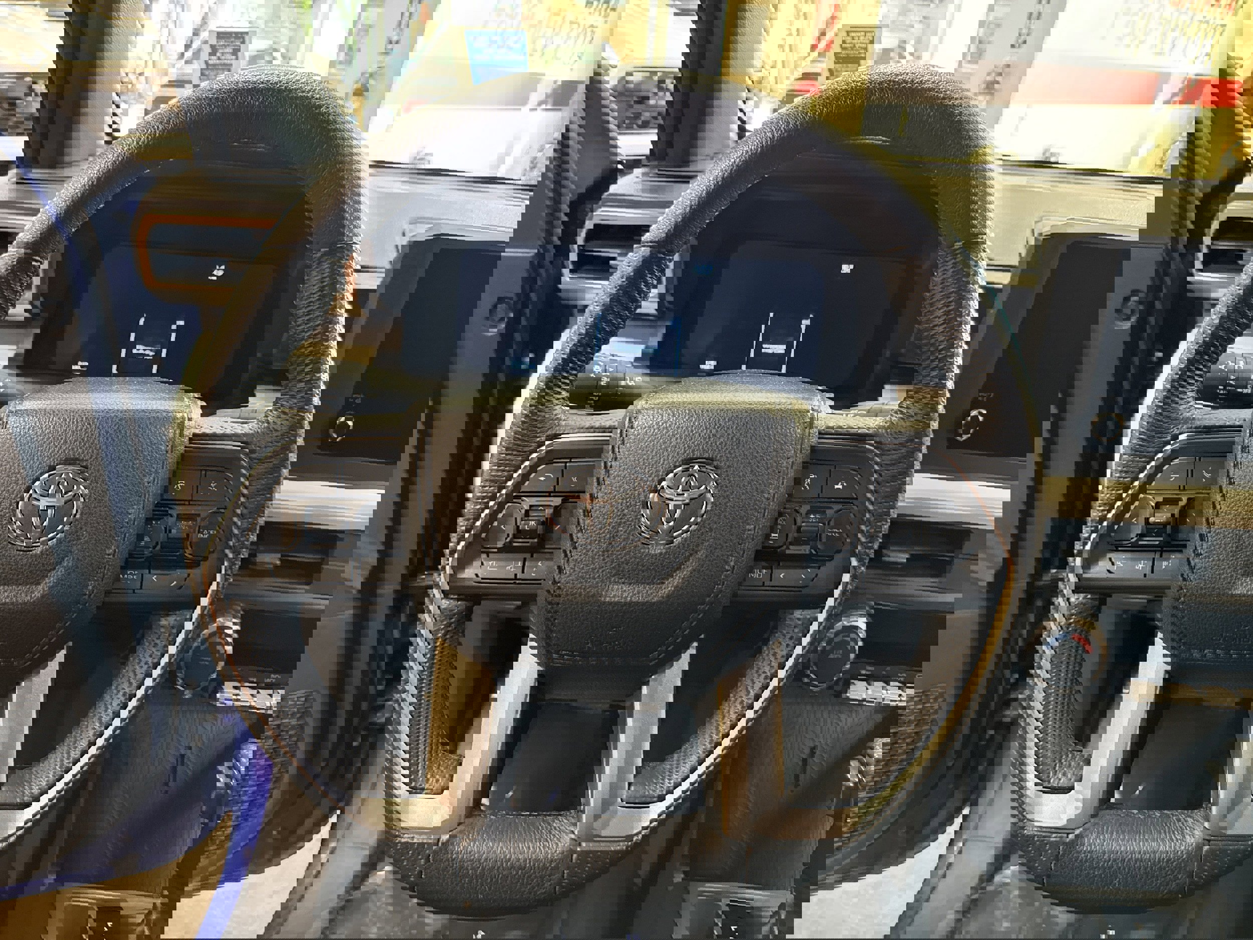 Used 2024 Toyota Tacoma TRD Off-Road image 28