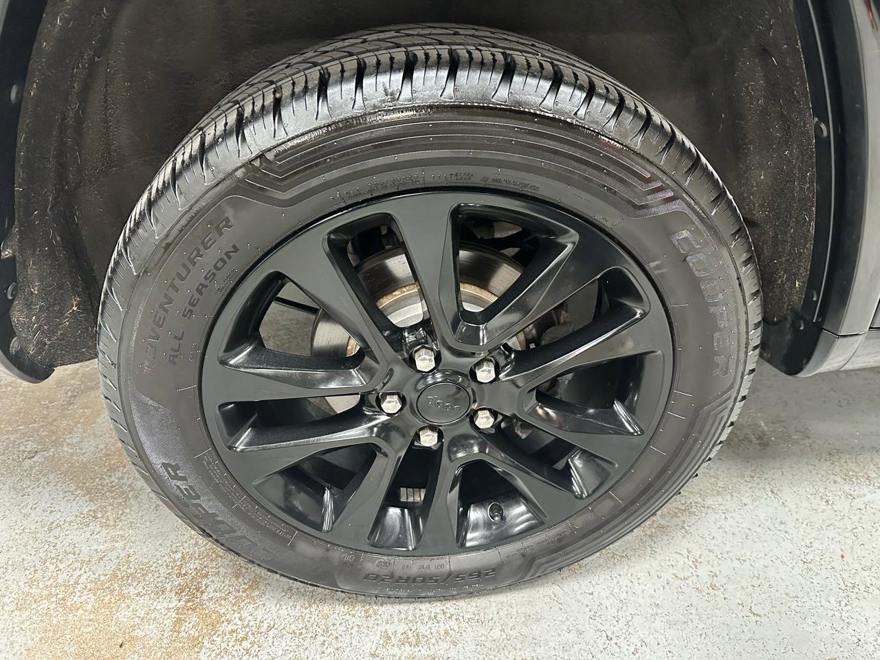 Used 2019 Jeep Grand Cherokee Altitude image 24