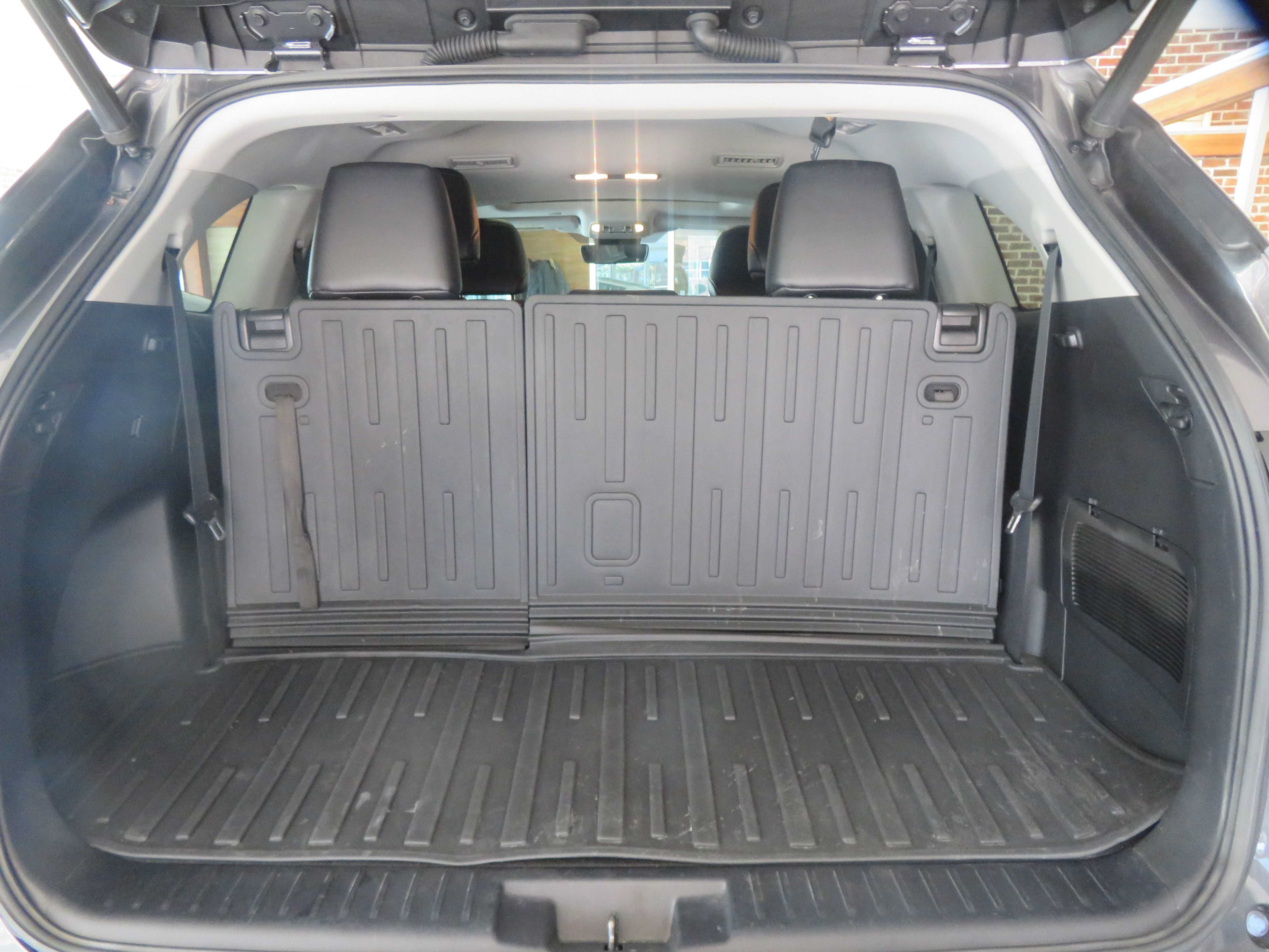Used 2020 Toyota Highlander XLE FWD image 58