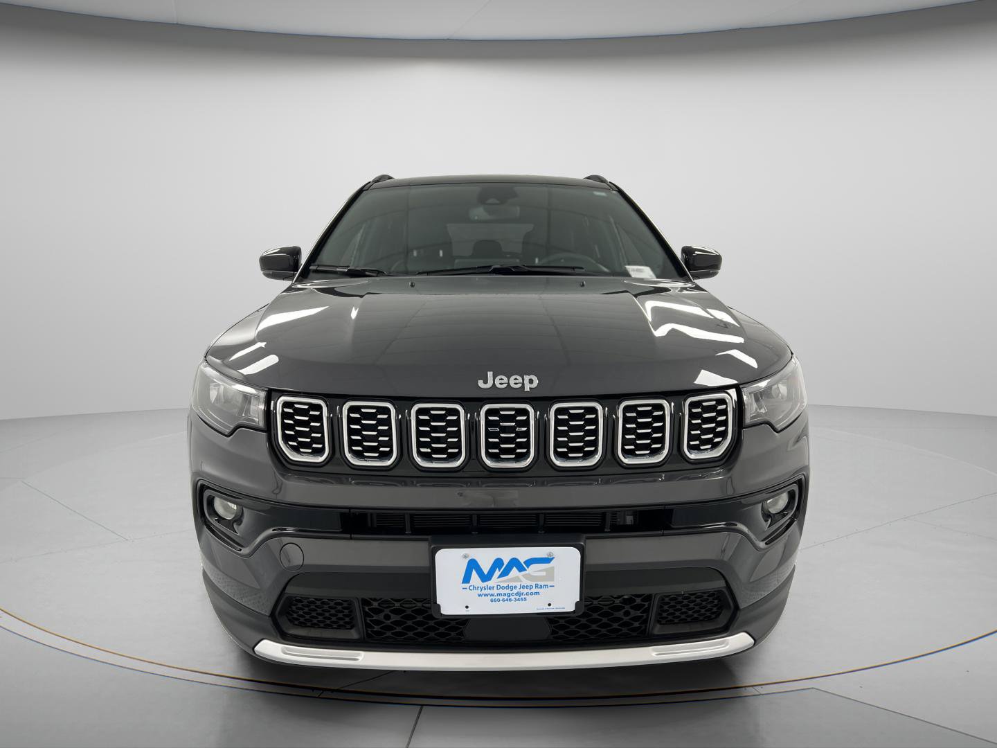 Used 2024 Jeep Compass Limited AWD/4WD image 3