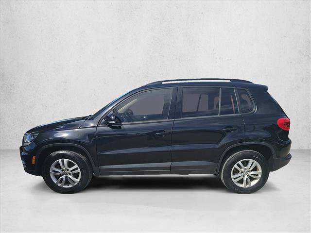 Used 2017 Volkswagen Tiguan S image 2