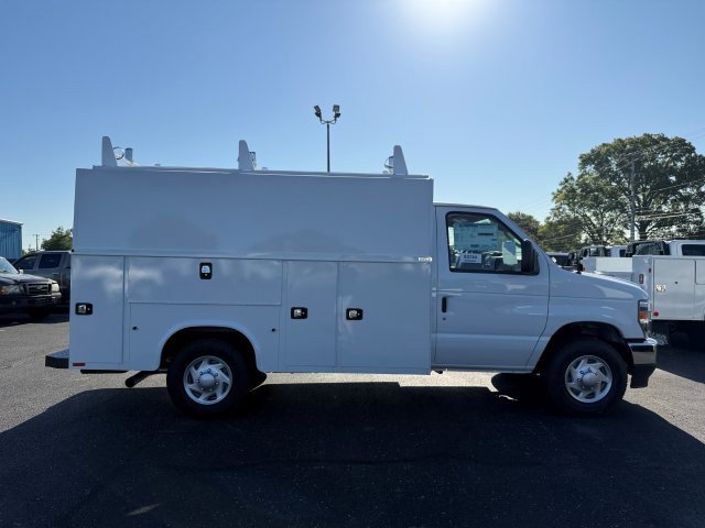 New 2026 Ford E-350 and Econoline 350 Super Duty w/ Power Equipment Group image 9