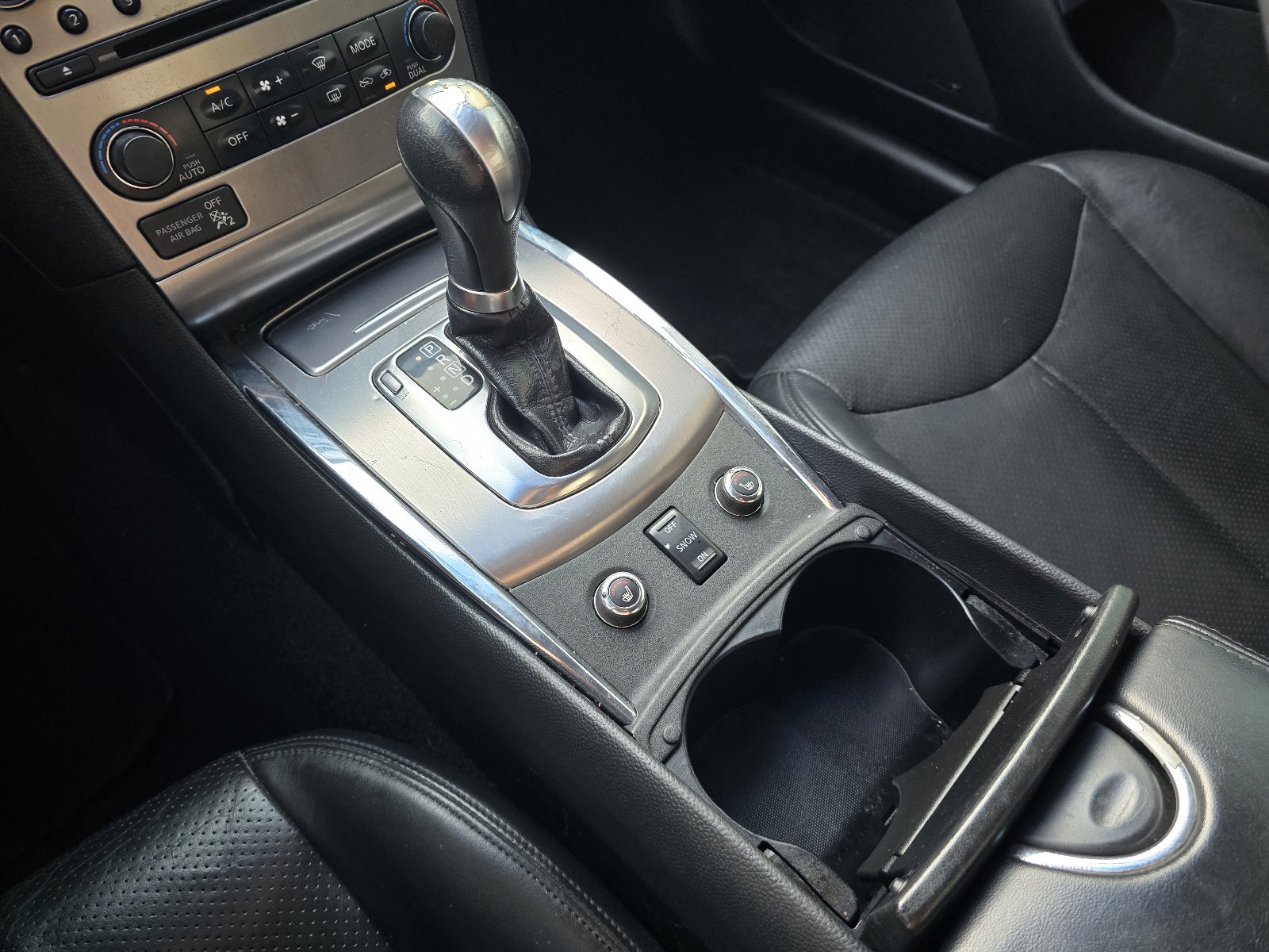 Used 2011 INFINITI G37 x Coupe w/ Premium Pkg AWD/4WD image 11