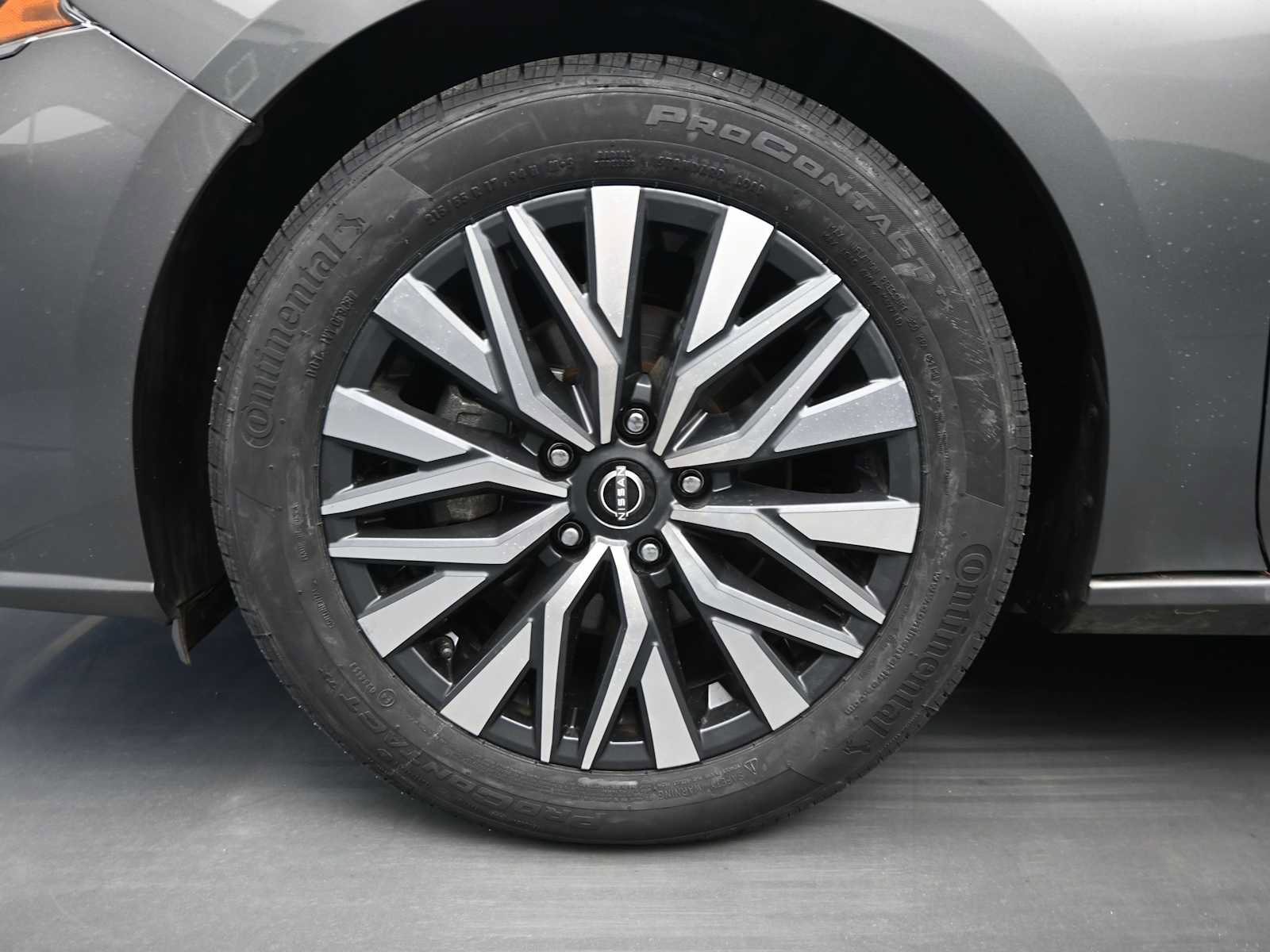 Used 2024 Nissan Altima 2.5 SV image 10