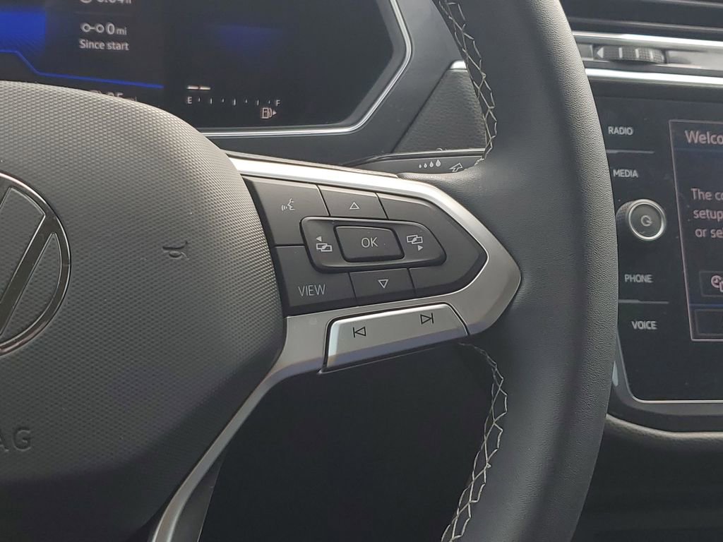 Used 2023 Volkswagen Tiguan SE image 22