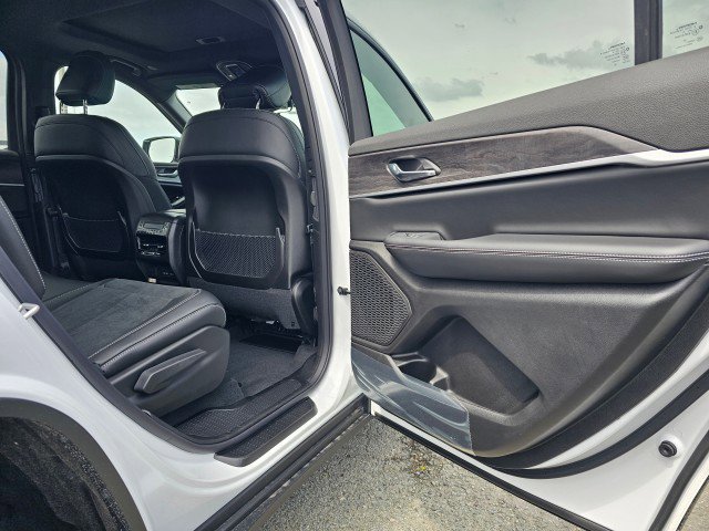 New 2026 Jeep Grand Cherokee L 4WD image 15
