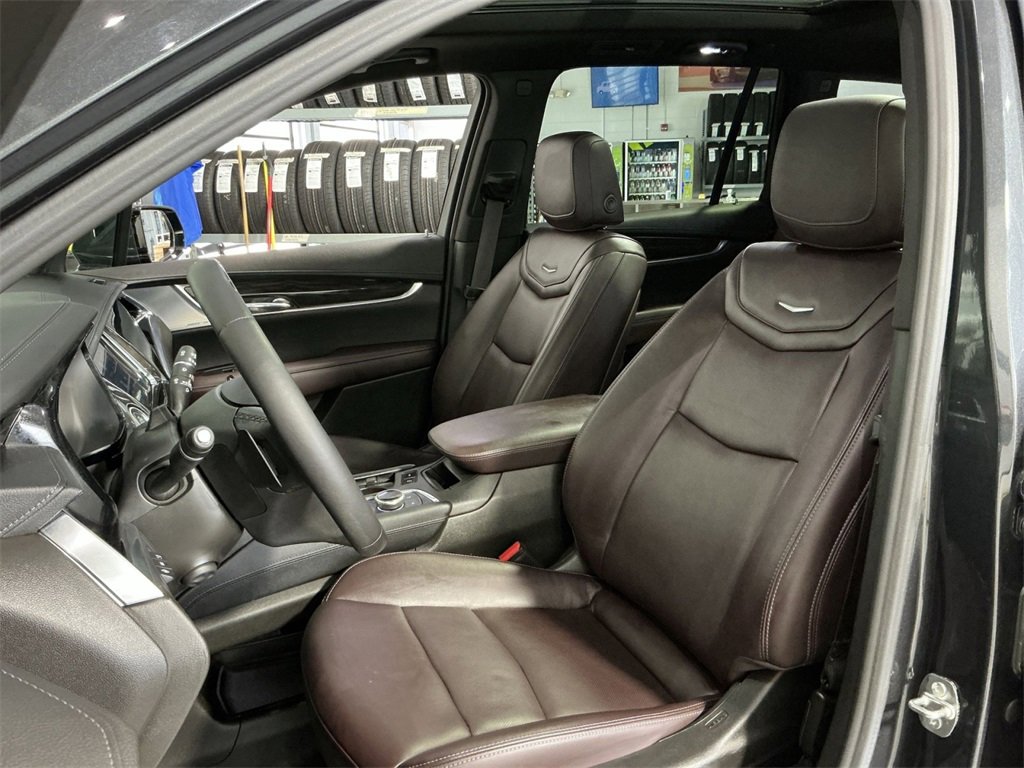 Used 2023 Cadillac XT6 Premium Luxury w/ Technology Package image 21