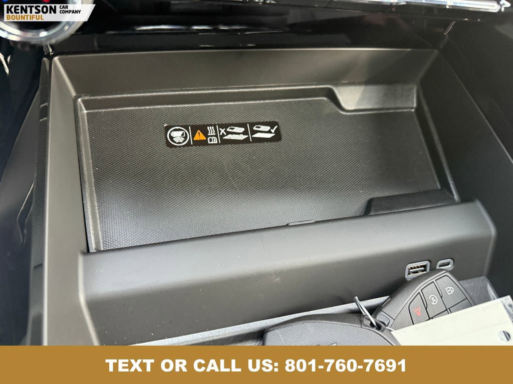 Used 2025 Chevrolet Tahoe High Country image 25