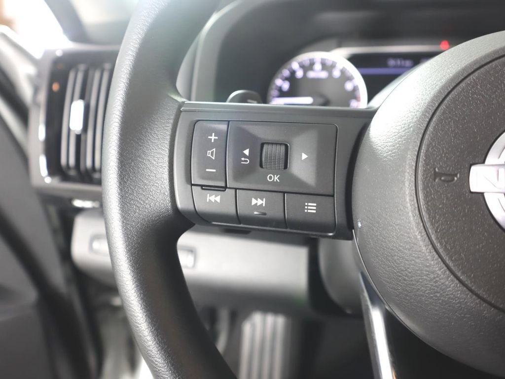 Certified 2025 Nissan Pathfinder S image 15