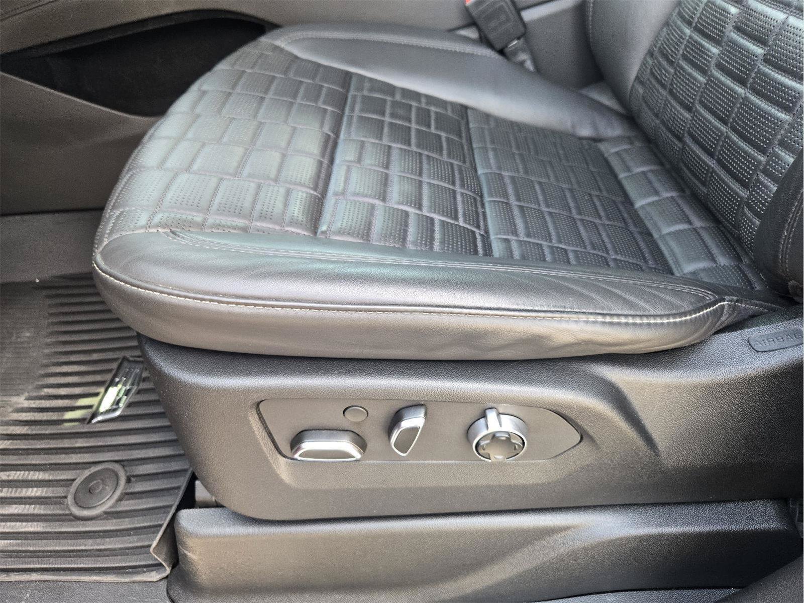 Used 2024 Cadillac Escalade Sport Platinum w/ LPO, Floor Liner Package AWD/4WD image 22