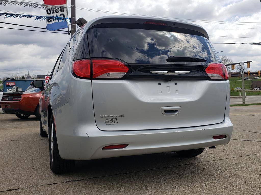 Certified 2023 Chrysler Voyager LX FWD image 6