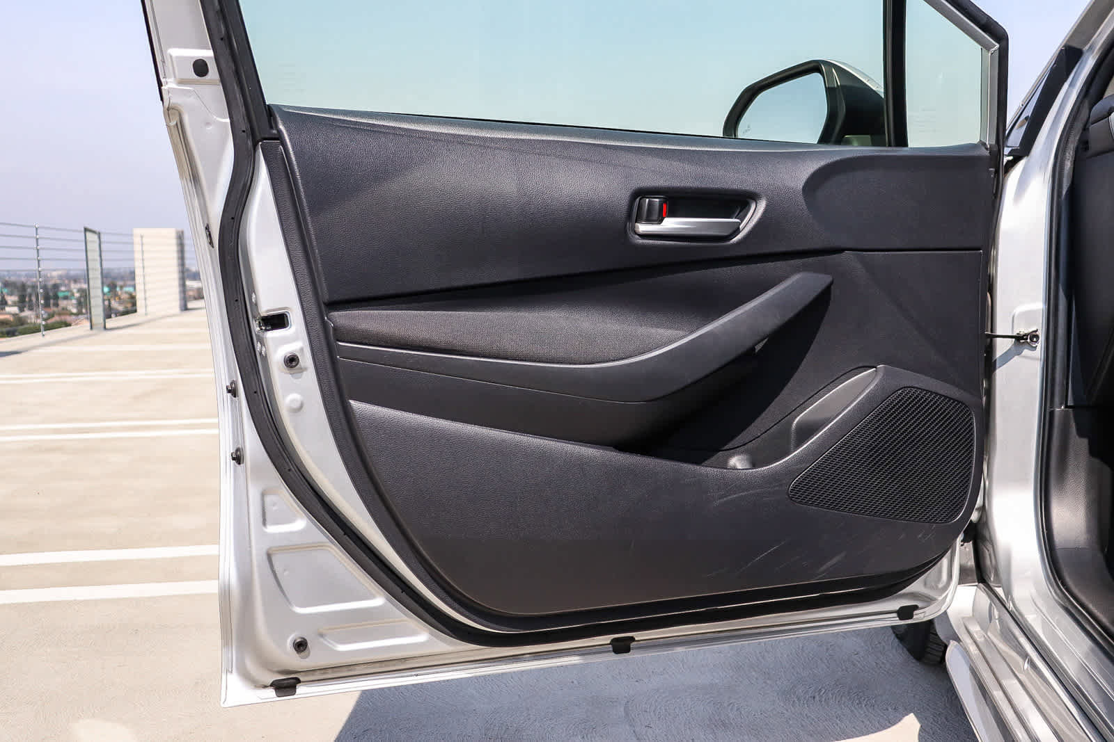 Used 2021 Toyota Corolla LE image 27