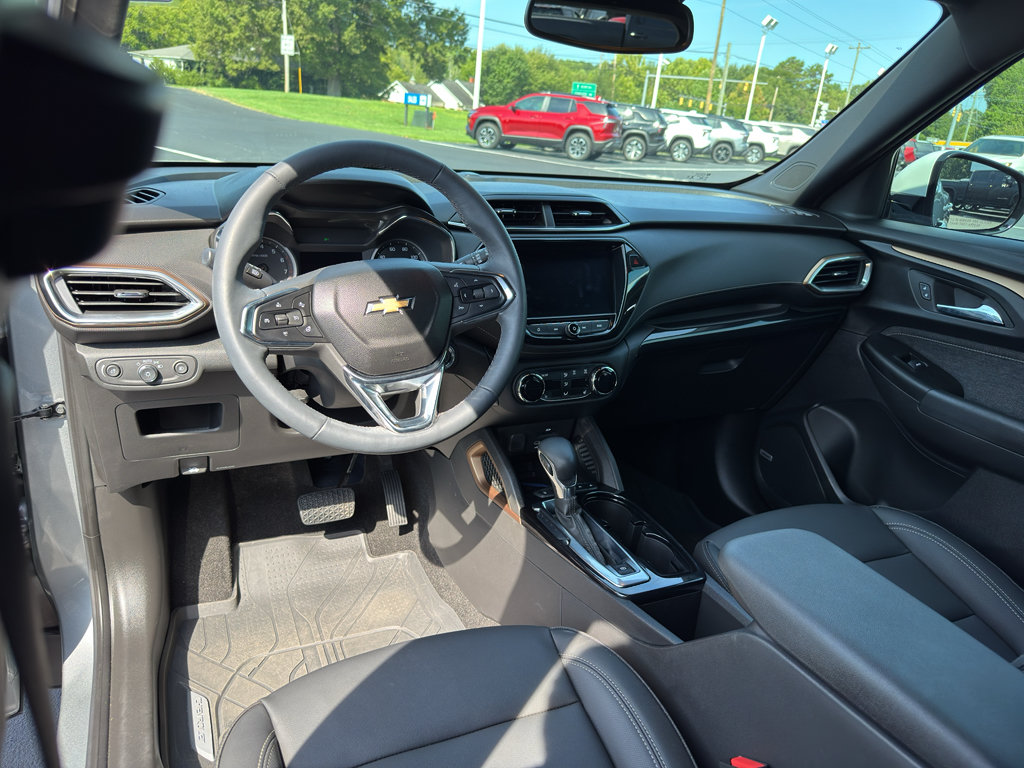 Used 2023 Chevrolet TrailBlazer ACTIV w/ Sun and Liftgate Package FWD image 7