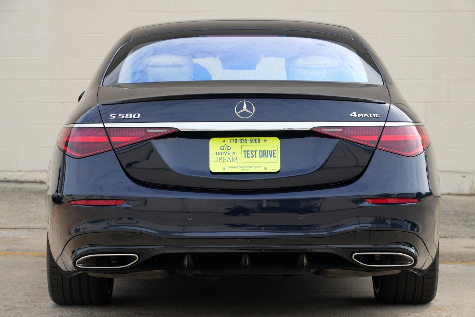 Used 2022 Mercedes-Benz S 580 4MATIC Sedan w/ AMG Line Package image 11