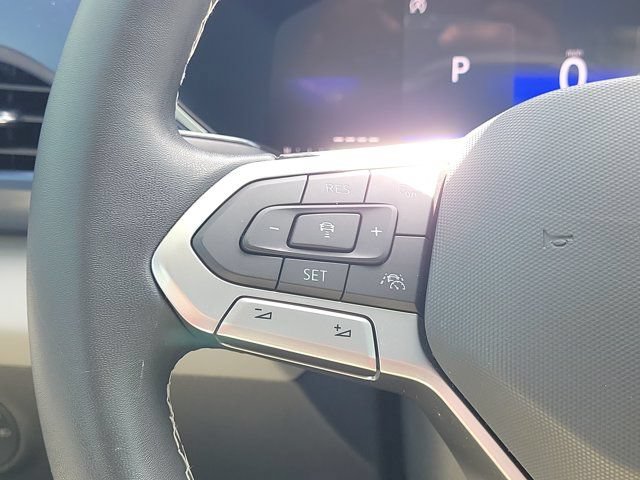 Certified 2023 Volkswagen Taos SE FWD image 20