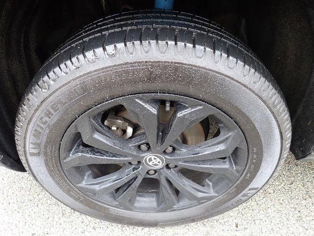 Used 2024 Toyota RAV4 SE image 9