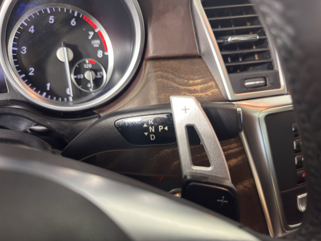 Used 2015 Mercedes-Benz GL 550 4MATIC image 25