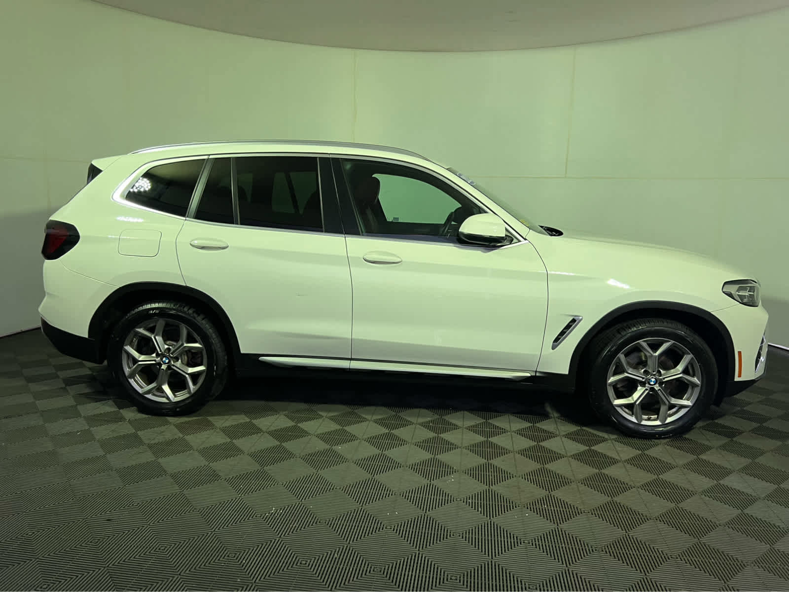 Used 2023 BMW X3 xDrive30i w/ Convenience Package AWD/4WD image 8
