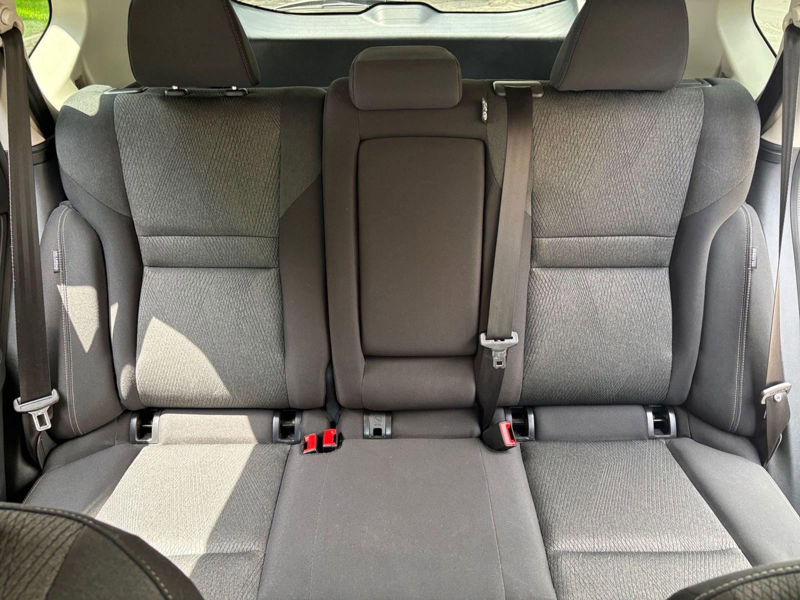 Used 2025 Nissan Rogue SV FWD image 33