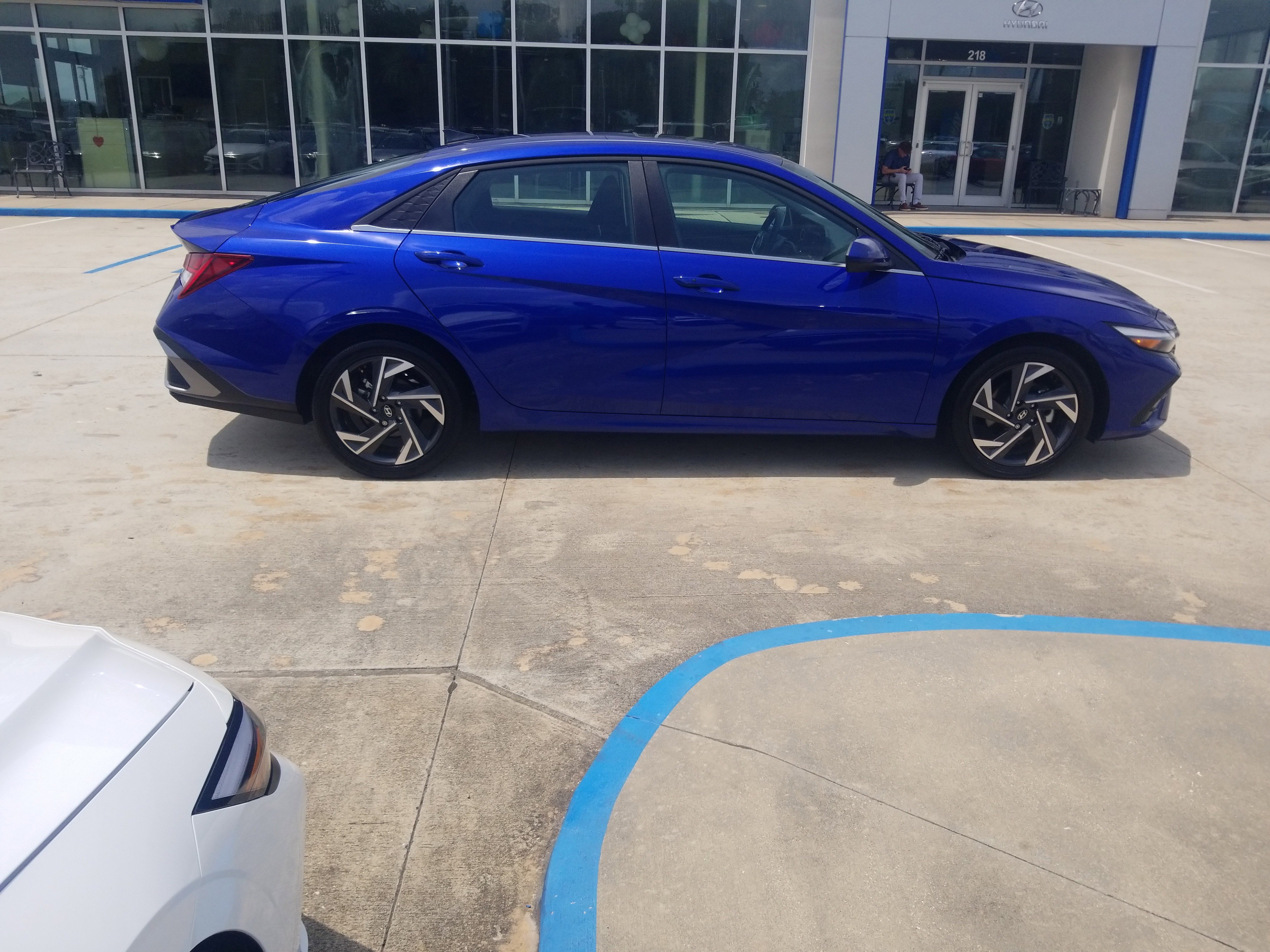 Used 2025 Hyundai Elantra SEL FWD image 8