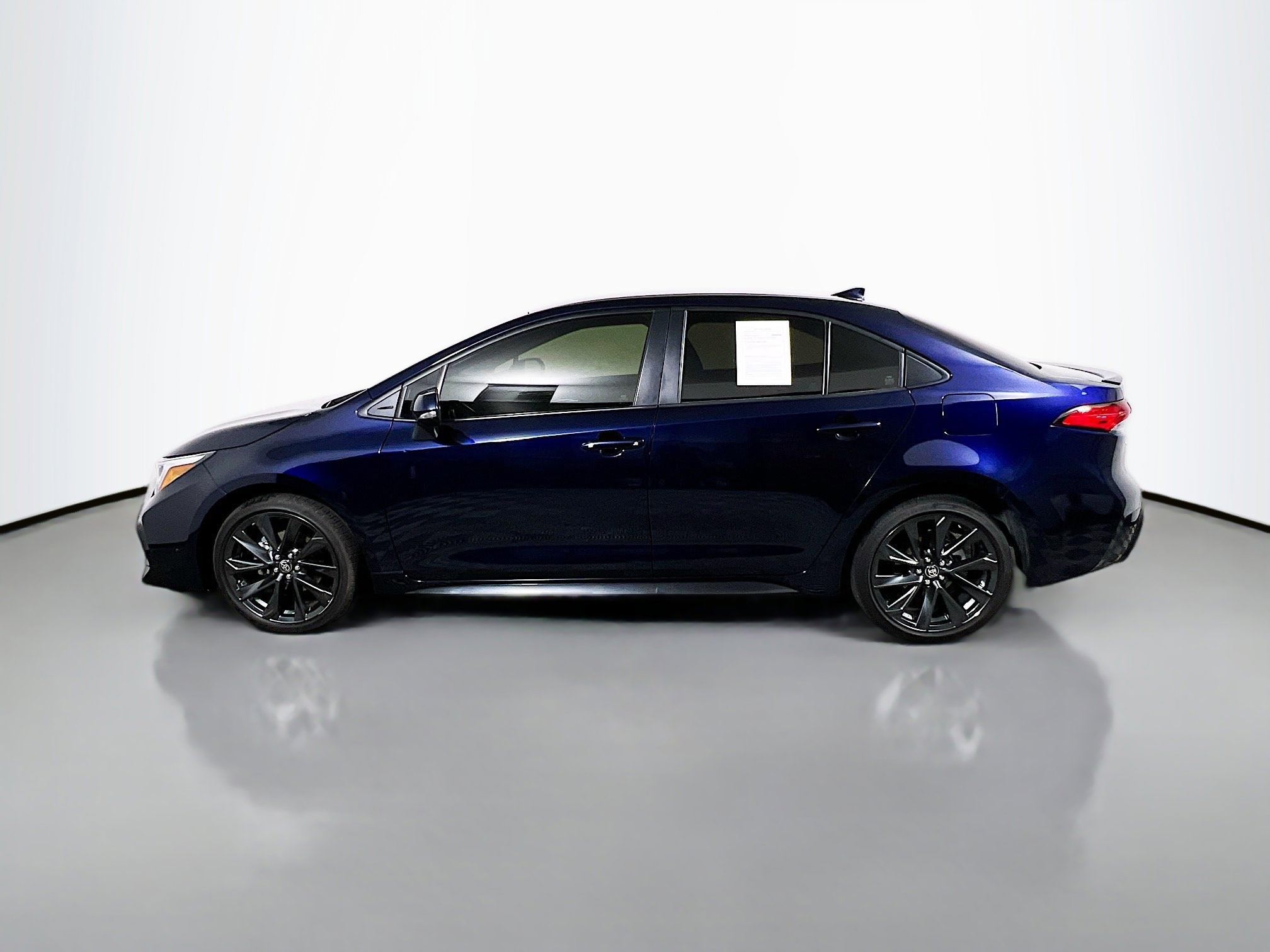 Used 2025 Toyota Corolla SE image 9
