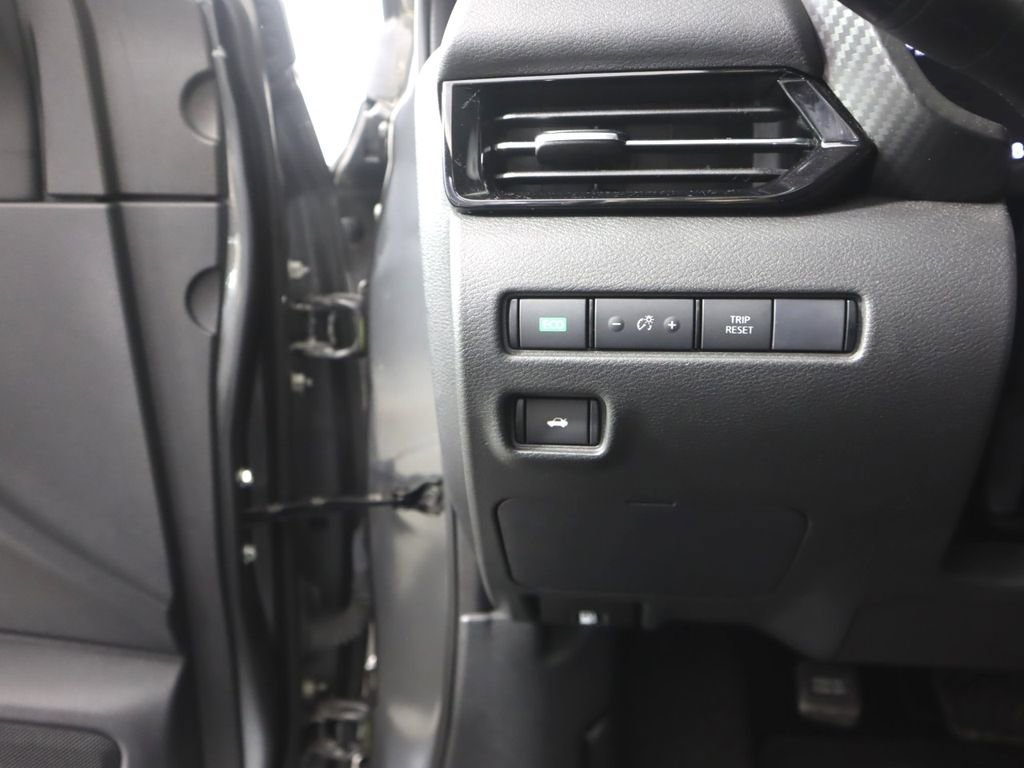 Used 2023 Nissan Sentra SR w/ Trunk Package image 14