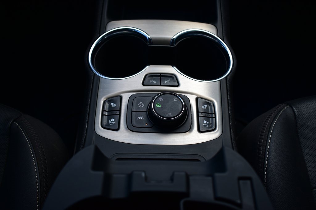 Used 2024 GMC Terrain Denali w/ Denali Premium Package image 32