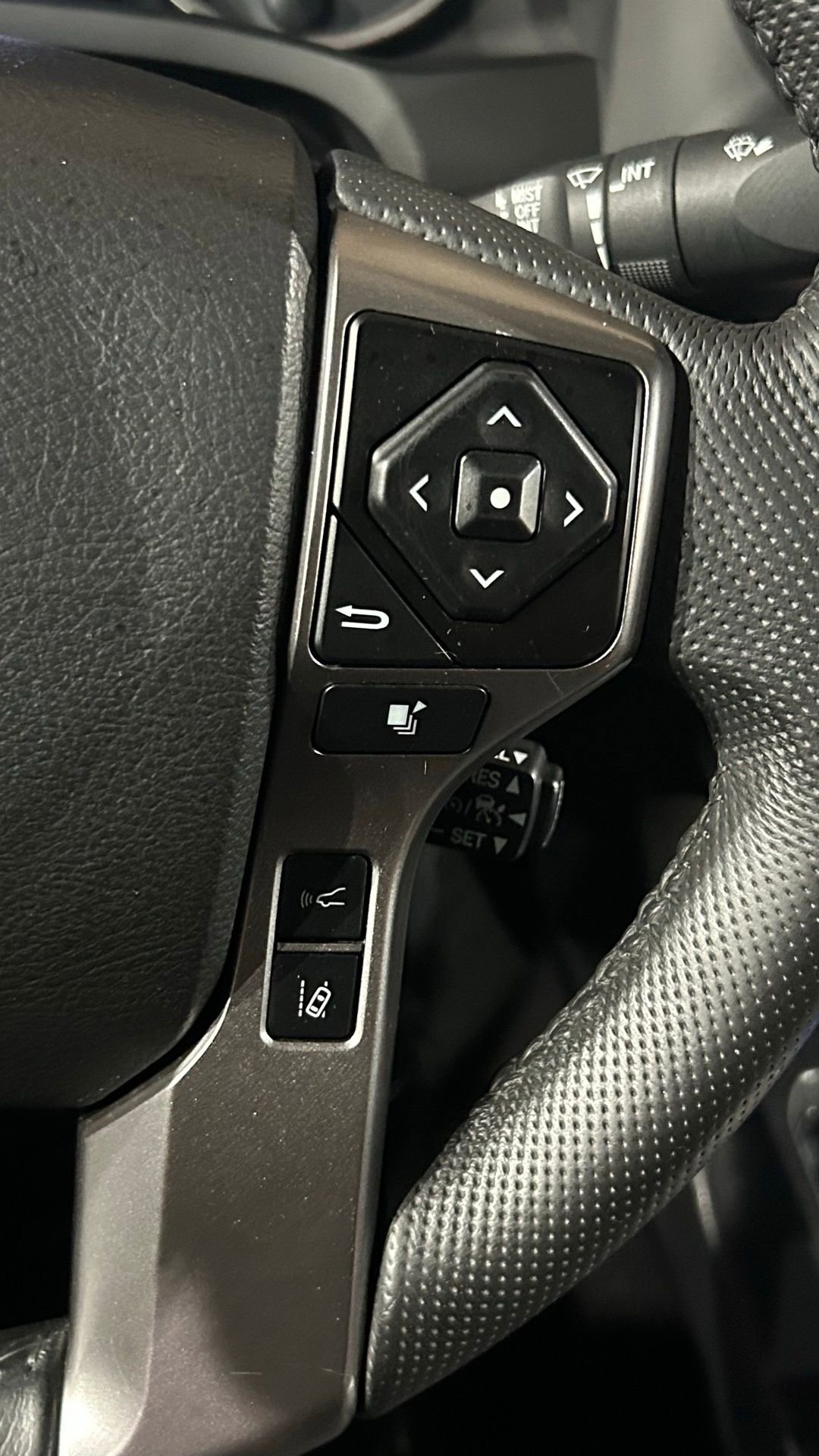 Used 2023 Toyota Tacoma SR5 AWD/4WD image 63