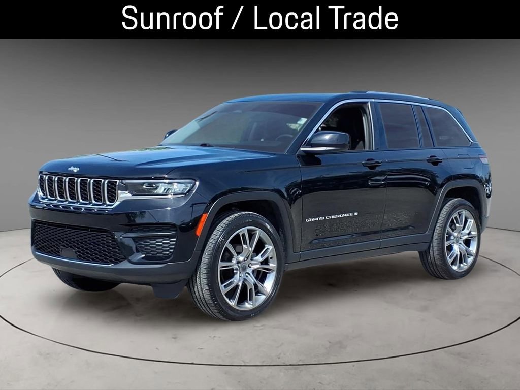 Used 2023 Jeep Grand Cherokee Laredo w/ Trailer Tow Prep Group (B) image 1