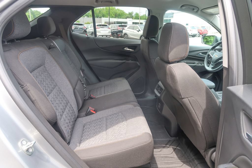 Used 2023 Chevrolet Equinox LT w/ LPO, Floor Liner Package FWD image 15
