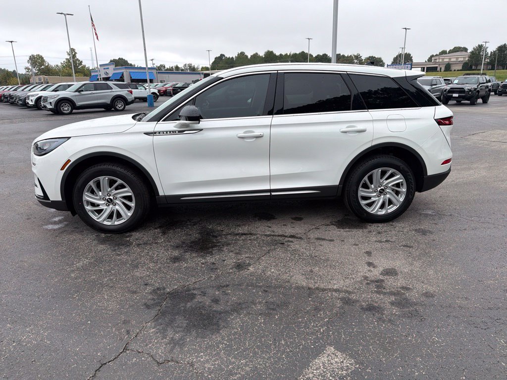 Used 2023 Lincoln Corsair AWD image 6