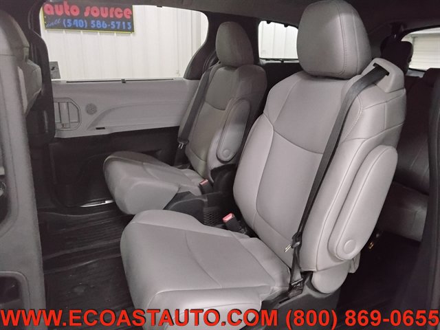 Used 2026 Toyota Sienna XLE AWD/4WD image 13