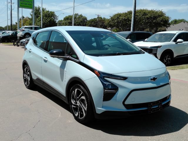 Used 2023 Chevrolet Bolt LT FWD image 4
