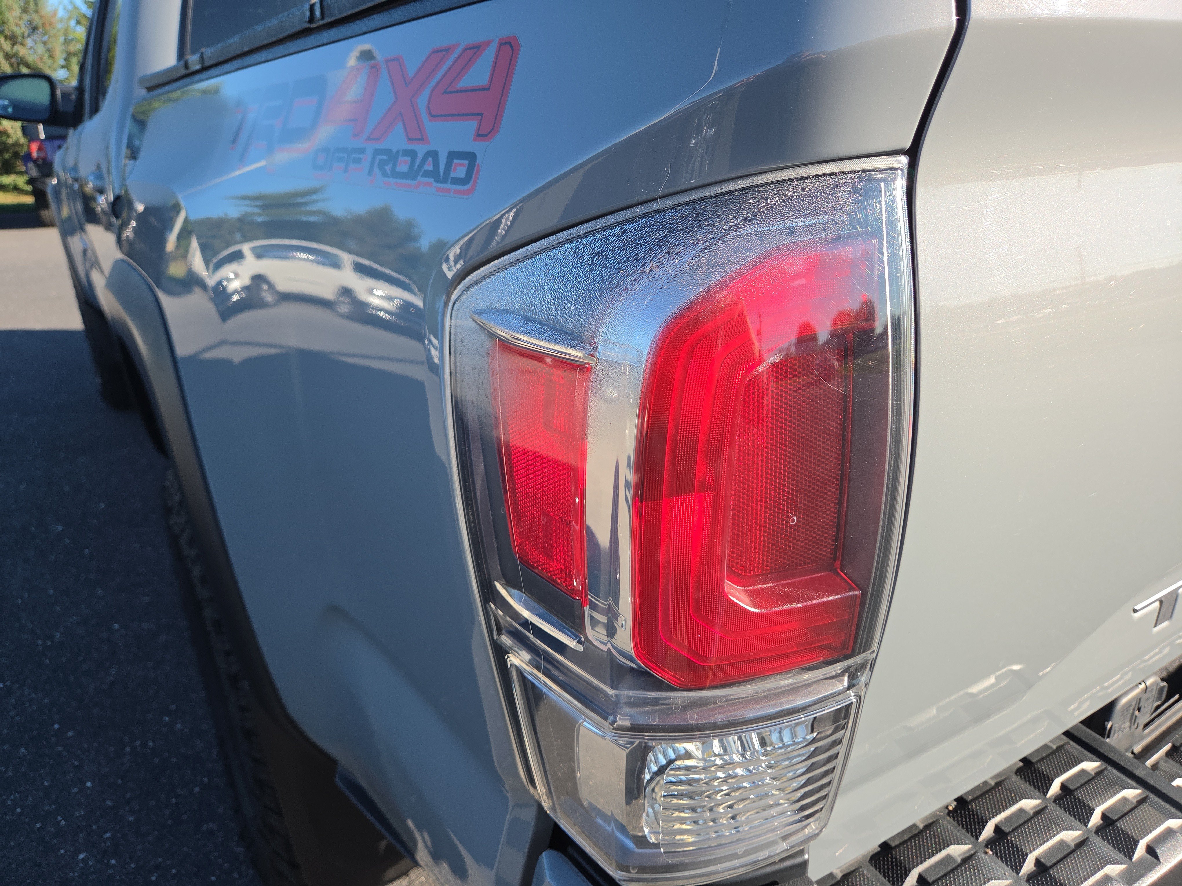 Used 2021 Toyota Tacoma TRD Off-Road w/ TRD Premium Off Road Package AWD/4WD image 14