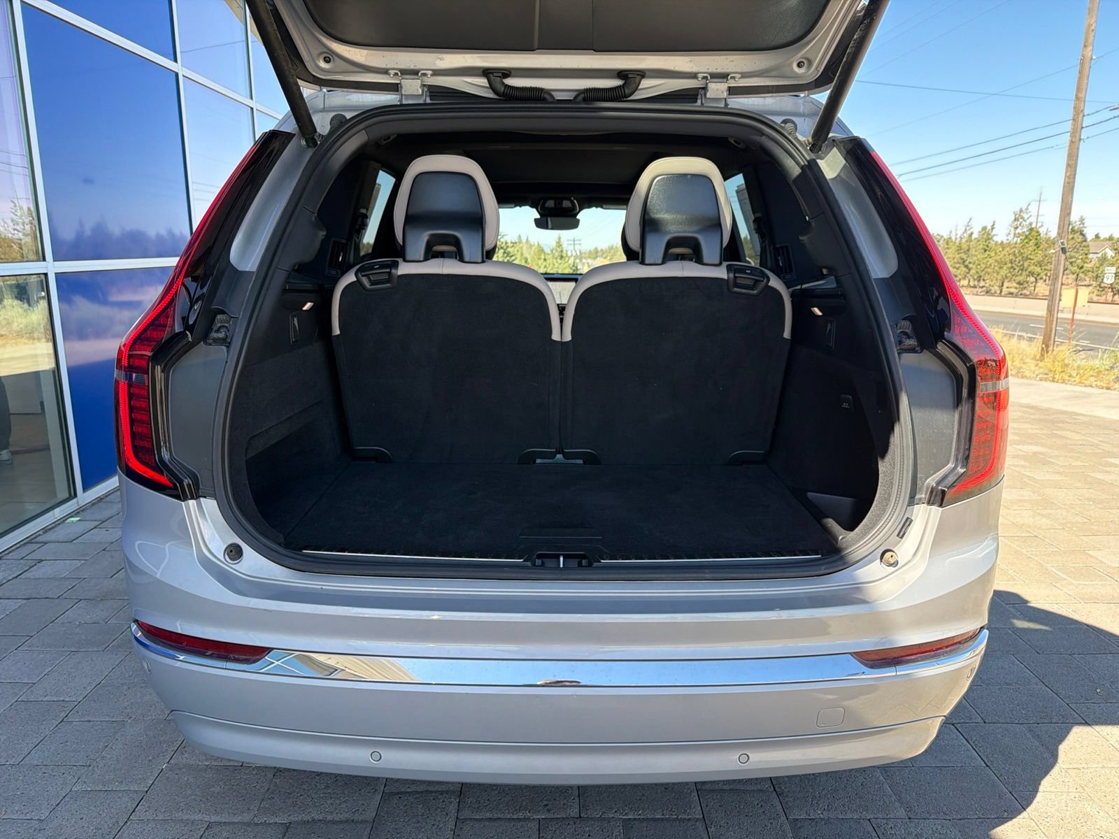 Used 2025 Volvo XC90 B6 Plus AWD/4WD image 9