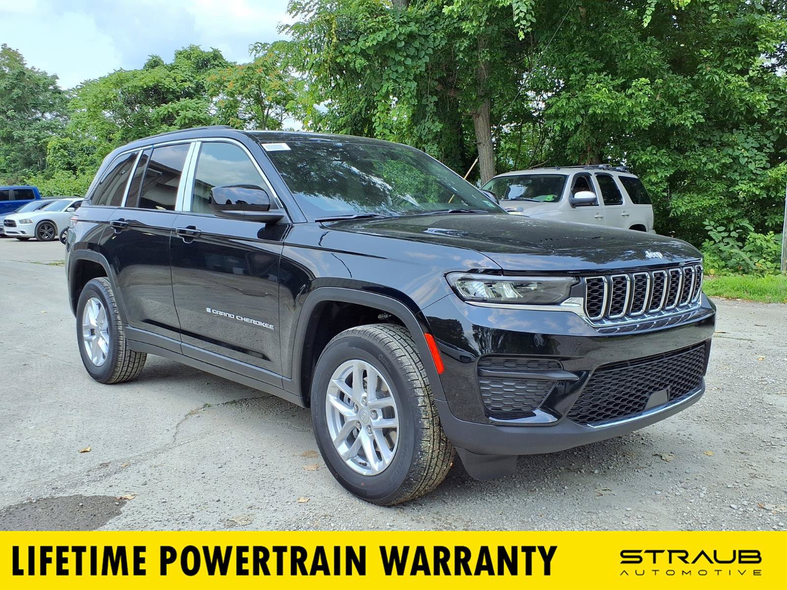 New 2026 Jeep Grand Cherokee Laredo X AWD/4WD image 1