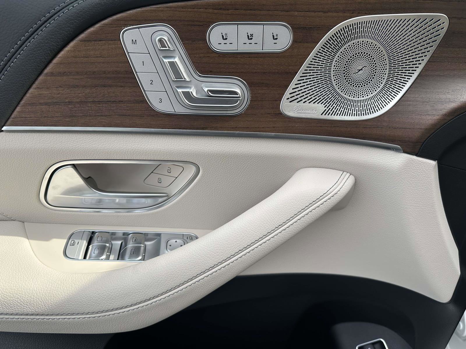 New 2026 Mercedes-Benz GLS 580 4MATIC image 11